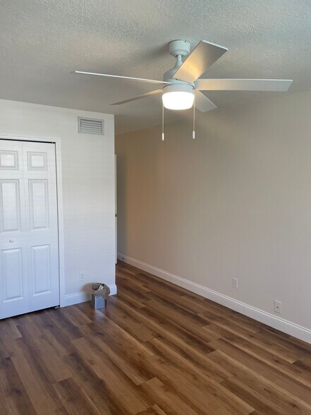 Building Photo - 1250 S Denning Dr