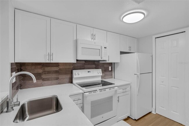 Building Photo - 596 Orange Dr