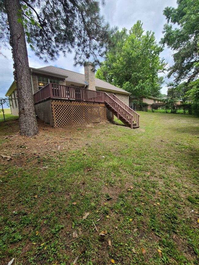 Building Photo - For Rent in Lindale ISD!