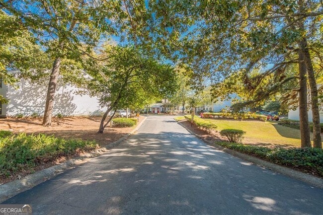 Building Photo - 1000 Belmont Park Dr SE