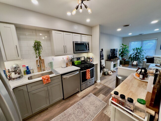 Building Photo - 361 Claremont Ave