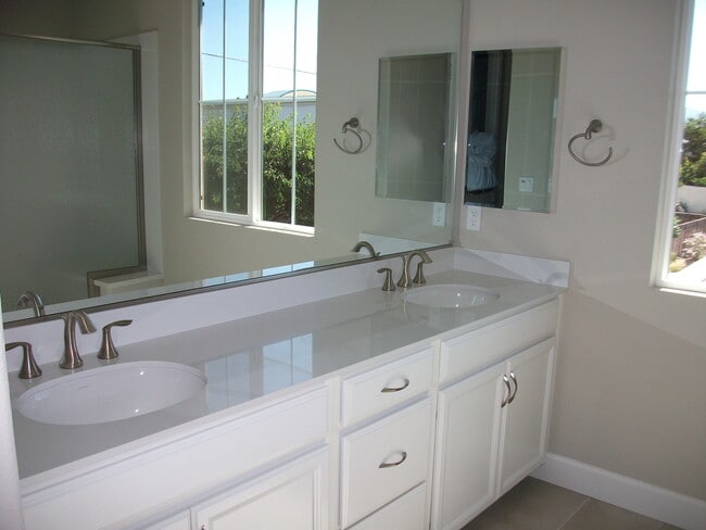Building Photo - Newly Constructed Townhome for rent in Campbell