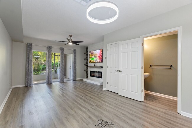 Building Photo - For rent Lake Mary townhouse 2Beth 2.5 bath