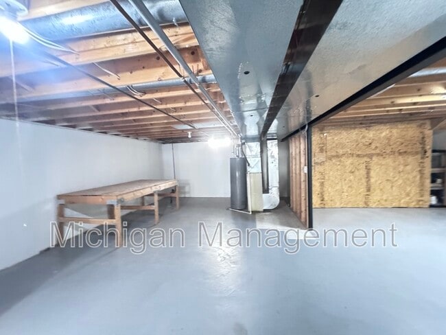 Building Photo - 173 Algansee Dr