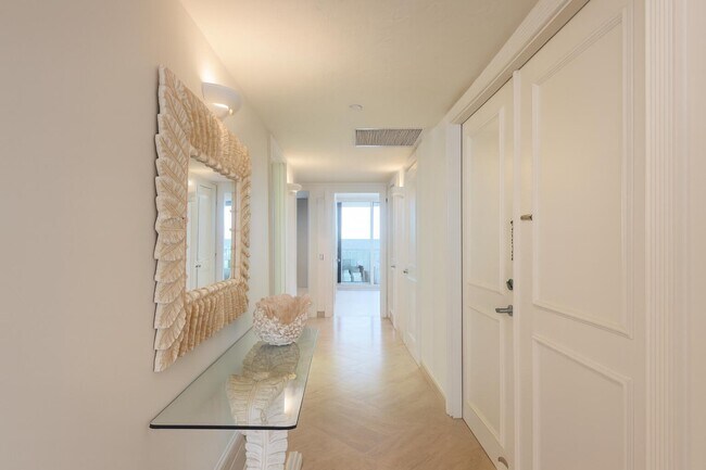 Building Photo - 800 Ocean Dr