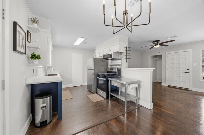 Building Photo - 1402 Kent St