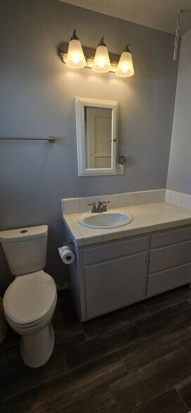 Building Photo - 3244 Hackett Ave