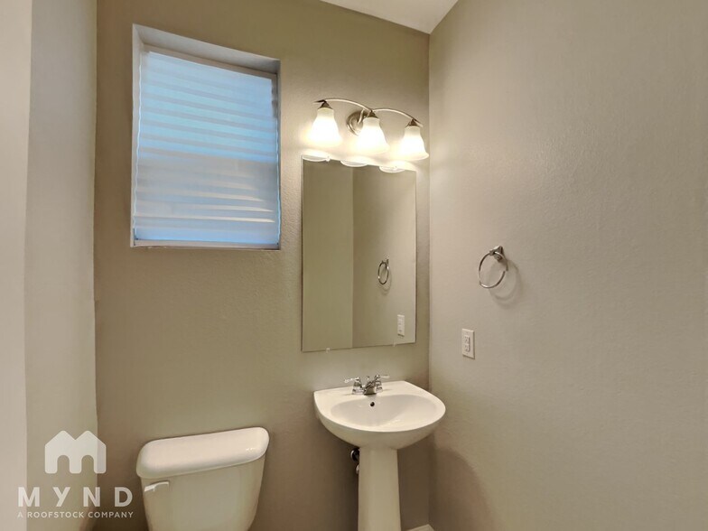 Building Photo - 6646 Evander St