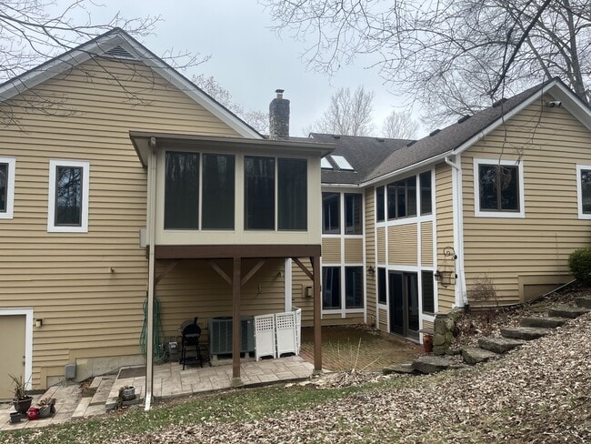 Building Photo - 180 Eleanor Dr