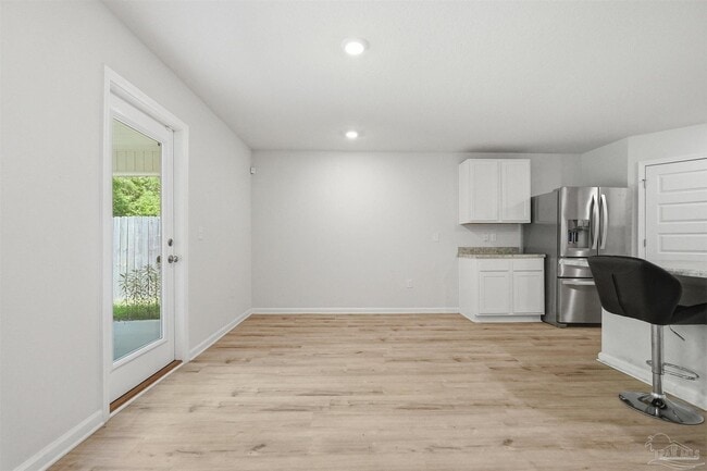 Building Photo - 5367 Peach Dr