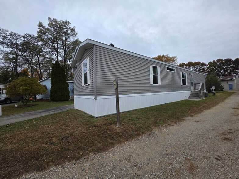 Building Photo - 3668 Willow Ct