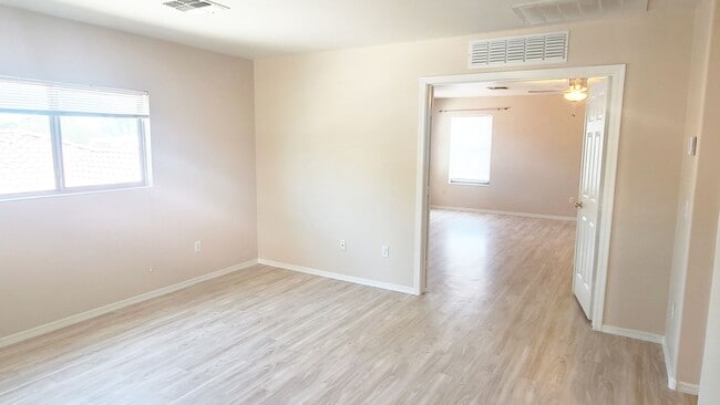 Building Photo - 4 bedroom in Chandler