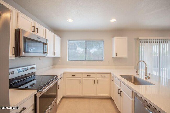 Building Photo - 3683 E Constitution Dr