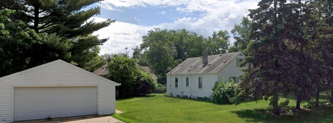 Building Photo - 1905 44th Ave NE