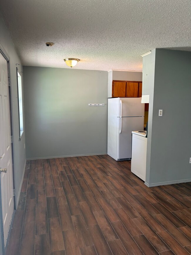 Building Photo - 205 N 37th St