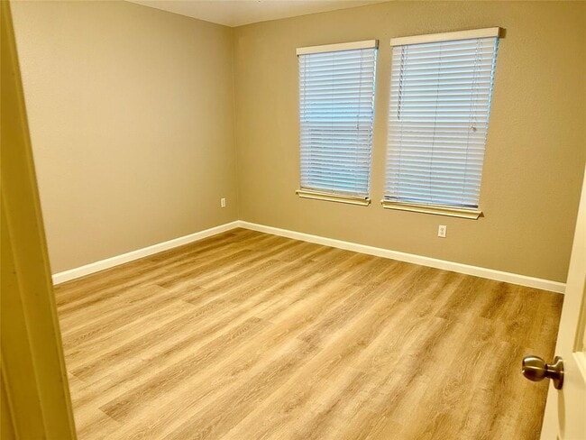Building Photo - 207 Dragon Ridge Rd