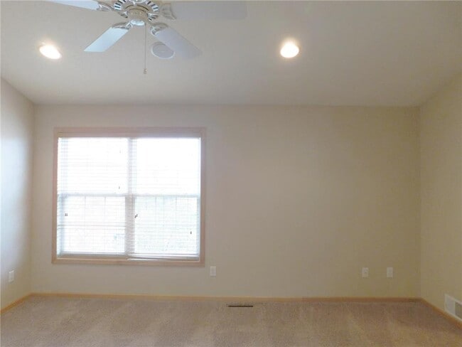 Building Photo - 4723 Woodland Ave