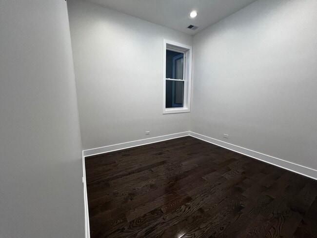 Building Photo - 4819 Main St