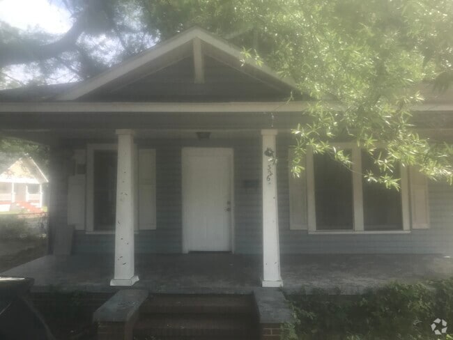 Building Photo - 326 E Chestnut St