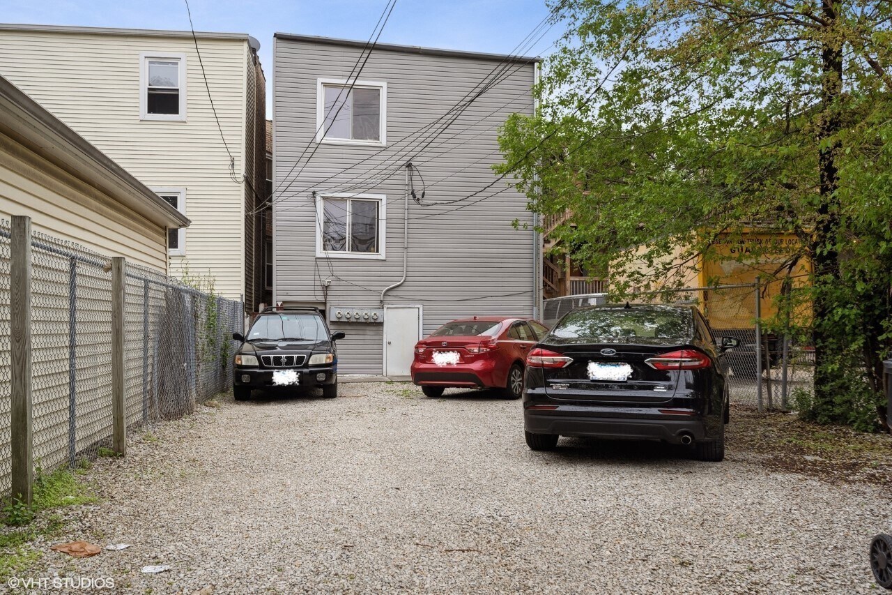 Parking Lot - 3550 W Diversey Ave