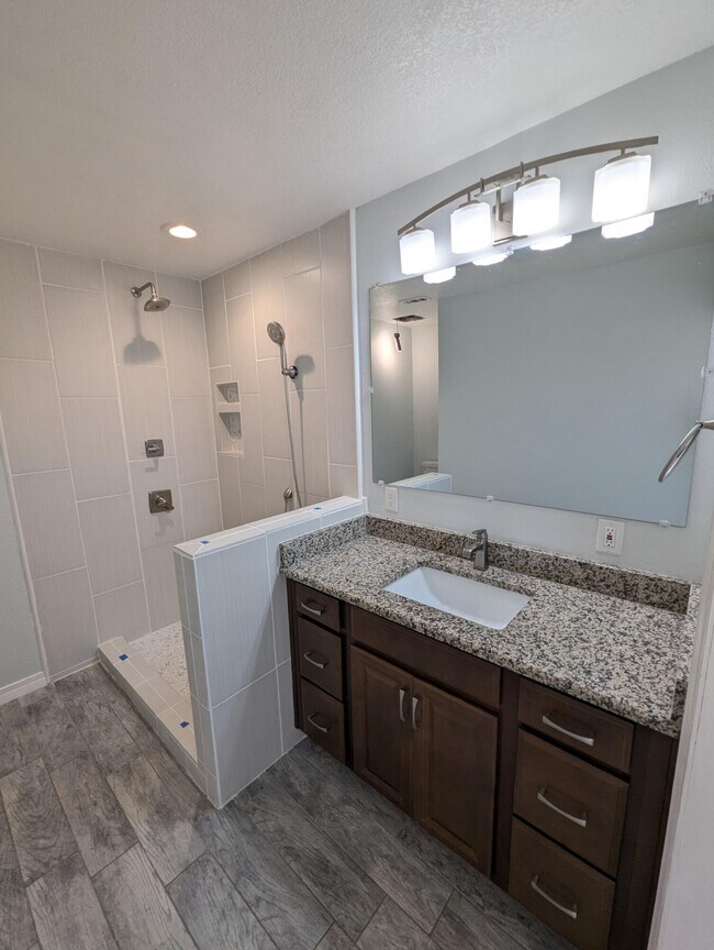 Building Photo - 105 Marquette Pl