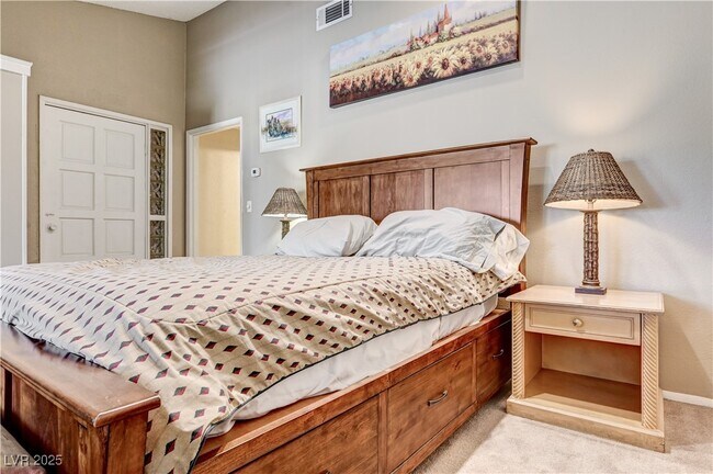 Building Photo - 1914 Ottawa Dr