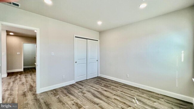 Building Photo - 2001 Middleton St