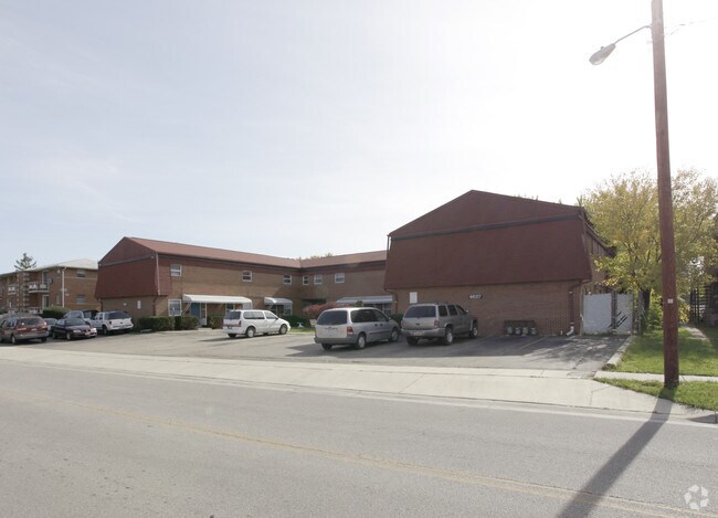 Primary Photo - 4637 Hilton Ave