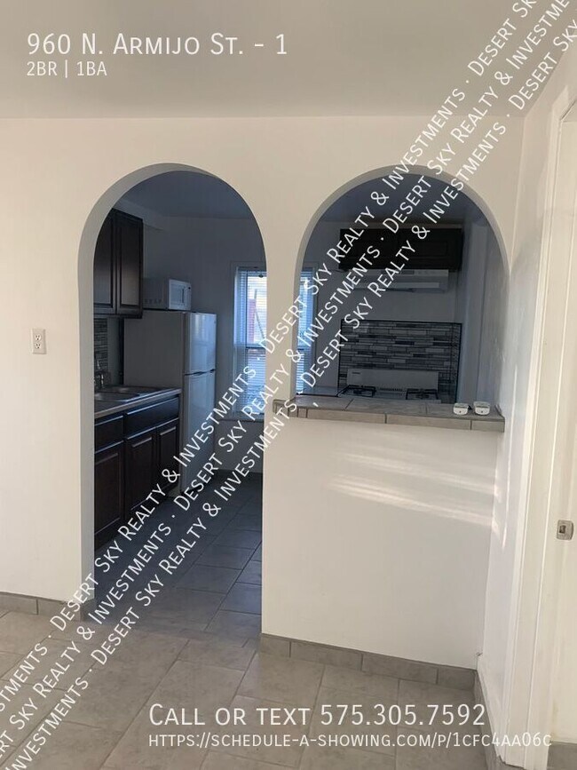 Building Photo - 960 N Armijo St