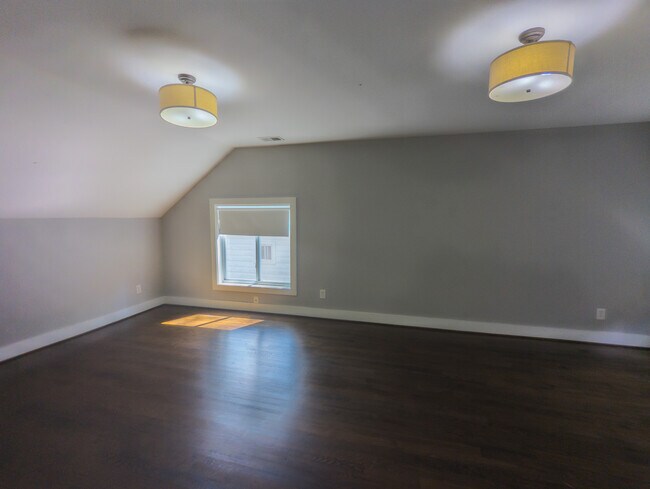 Building Photo - 1261 Eastridge Rd SW