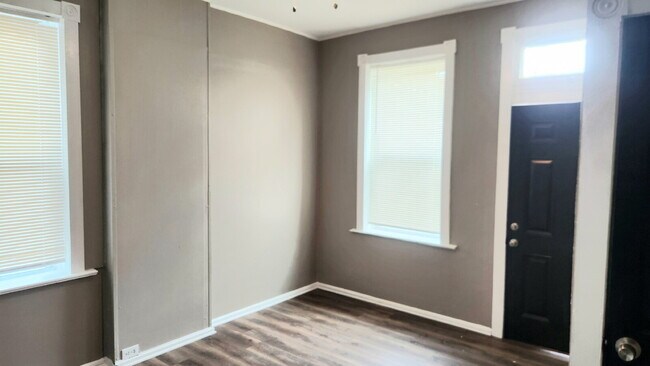 Building Photo - "Charming 1-Bedroom Gem in St. Louis's Vibrant Heart – Alberta Street Awaits!"