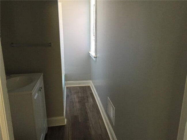 Building Photo - 82 Asbury St