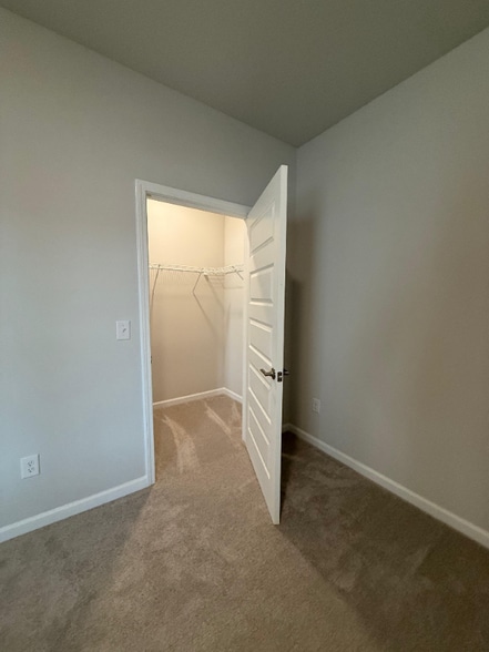 Building Photo - 7516 Doris Ruth Ln SE