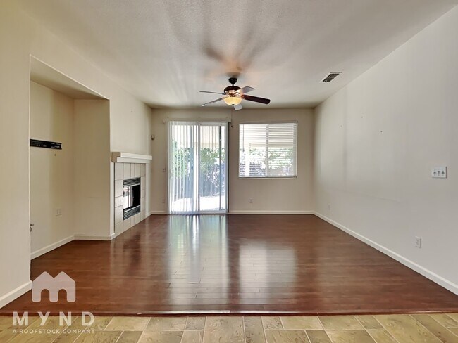 Building Photo - 10114 Upshaw Way