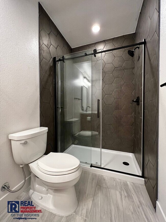 Building Photo - Gorgeous 4 bed 3 bath + Office home located on the 12th Tee of the TPC golf Course!