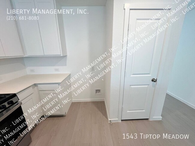 Building Photo - 1543 Tiptop Mdw