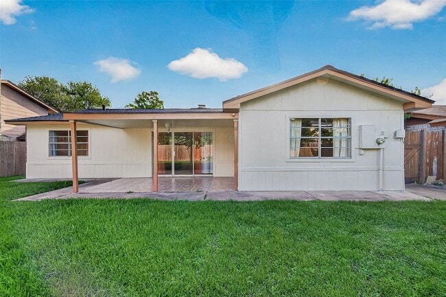 Building Photo - 8638 Little River Rd
