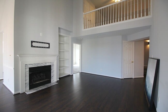 Building Photo - 2/2.5 Bath Condo in Sterling!