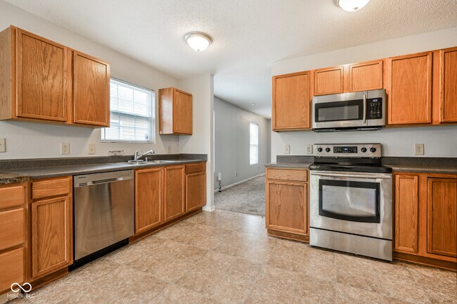 Building Photo - 1804 Feather Reed Ln
