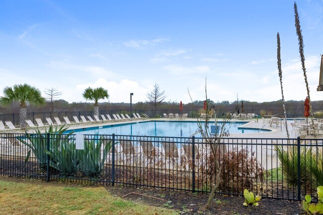 Building Photo - 12050 Pewee Ct