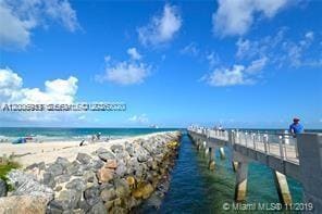 Building Photo - 820 3rd St