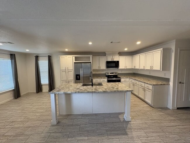 Building Photo - 7501 142nd Ave N