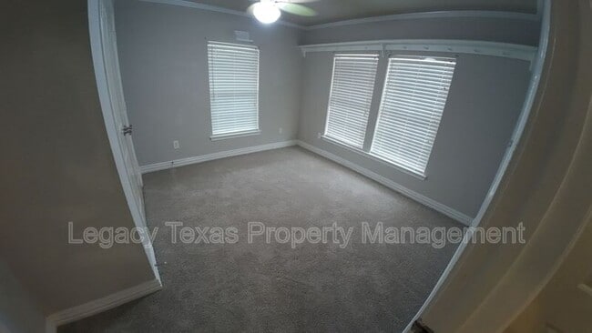 Building Photo - 414 Woodard Ave