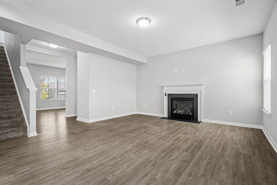 Building Photo - 428 Heroit Dr