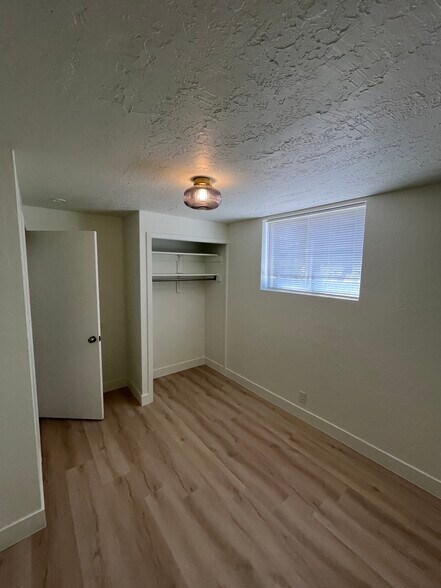 Building Photo - 727 E 600 S