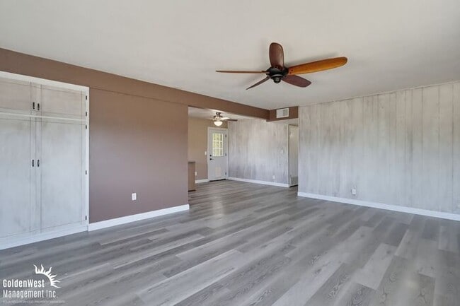 Building Photo - Updated 3Bdm 2Ba Single Story Home with Detached Garage in the Heart of Lakeside