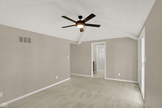 Building Photo - 3037 Golfview Dr