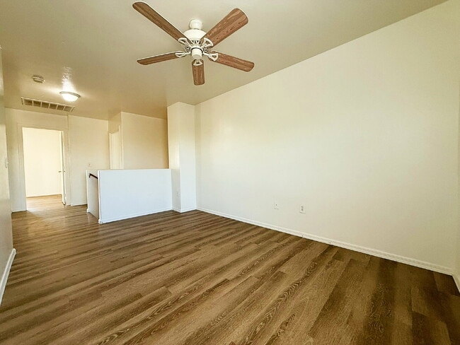 Building Photo - Freshly Updated 3-Bed, 2.5-Bath Home with ...