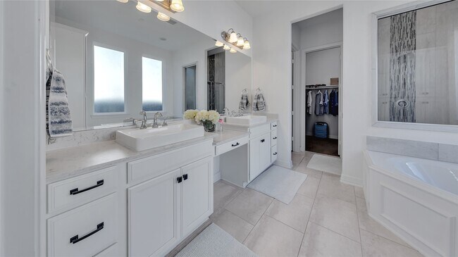 Building Photo - 33004 Durango Bay Ct