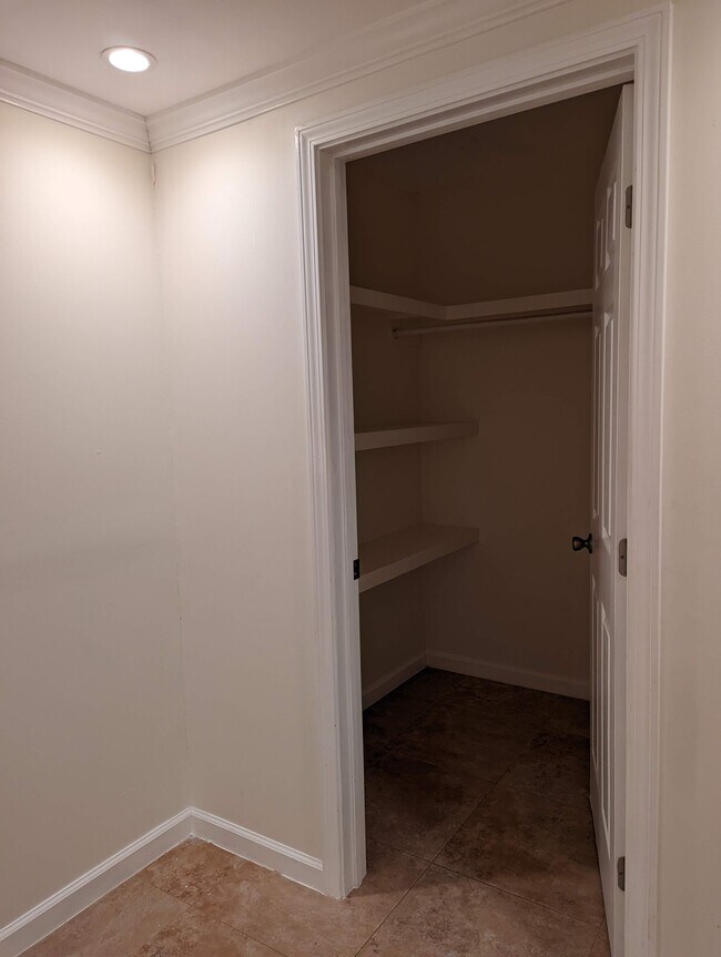 Building Photo - 2318 Waiomao Rd